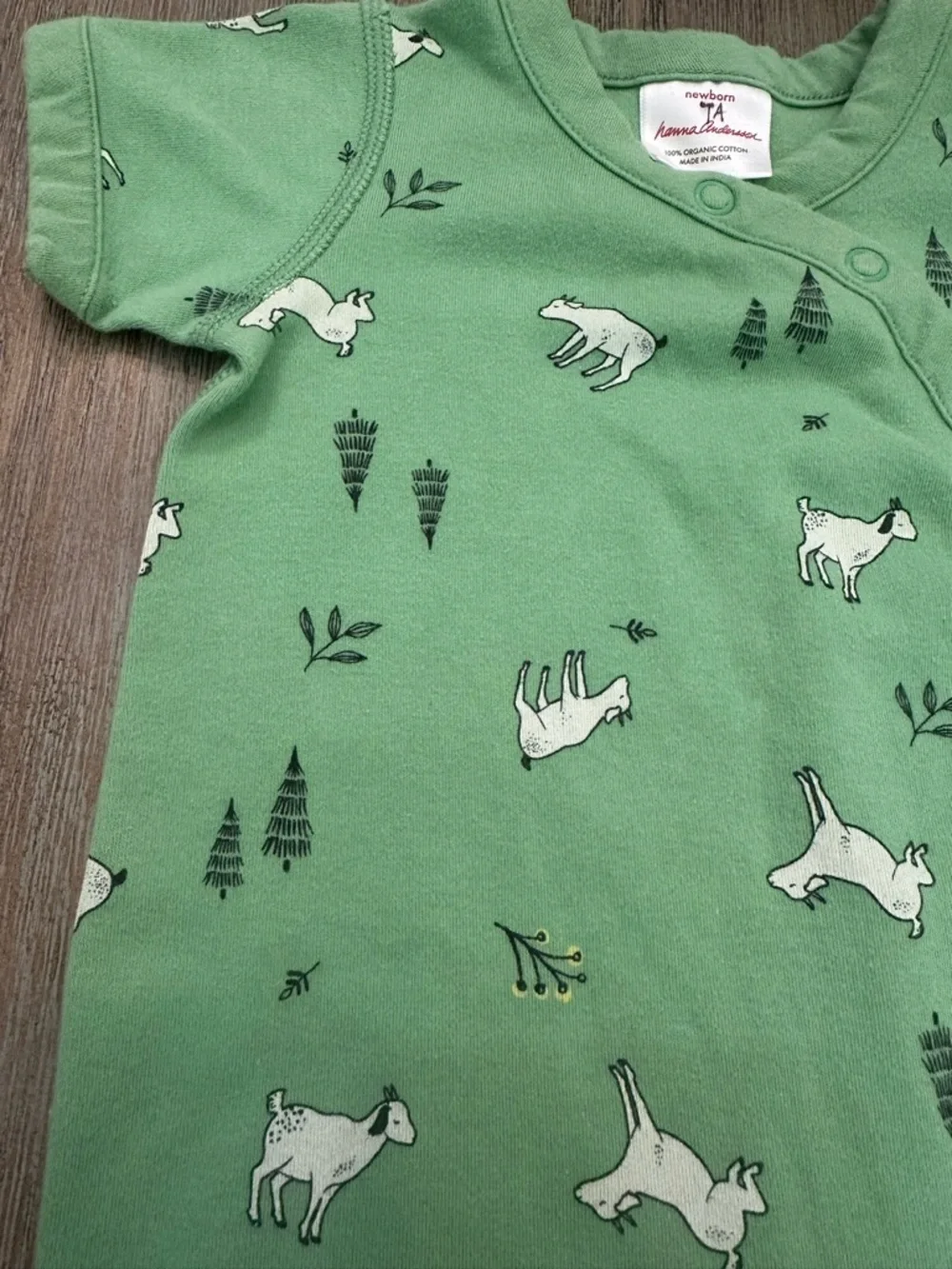 Hanna Andersson Green Graceful Goats Short Sleeve Romper | Size Newborn